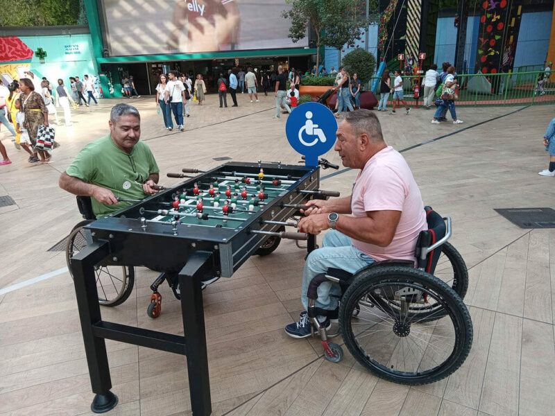 Dự án bi lắc cho người khuyết tật đầu tiên ở Hà Nội Foosball for disabled people
